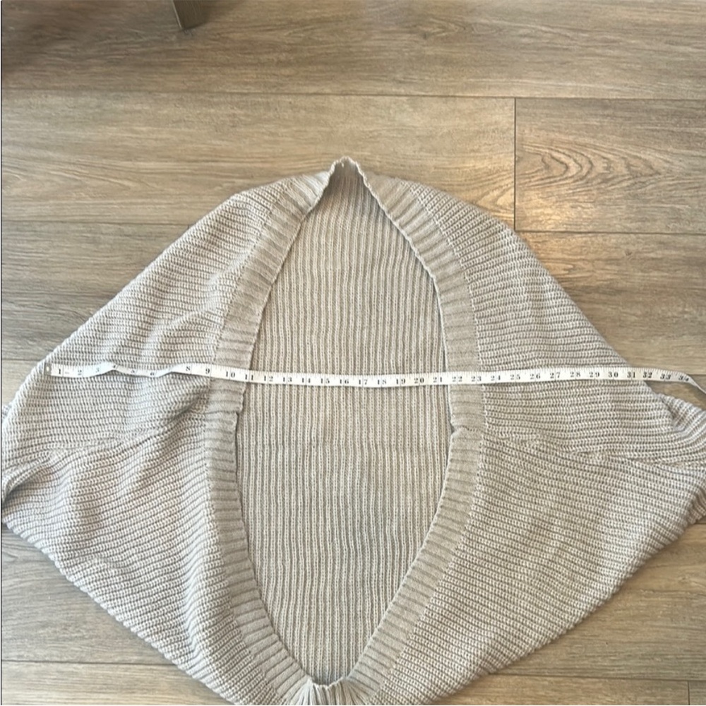 NWOT SHEIN Oversized Cozy Light Gray Women's Sweater/Wrap - Picture 5 of 5